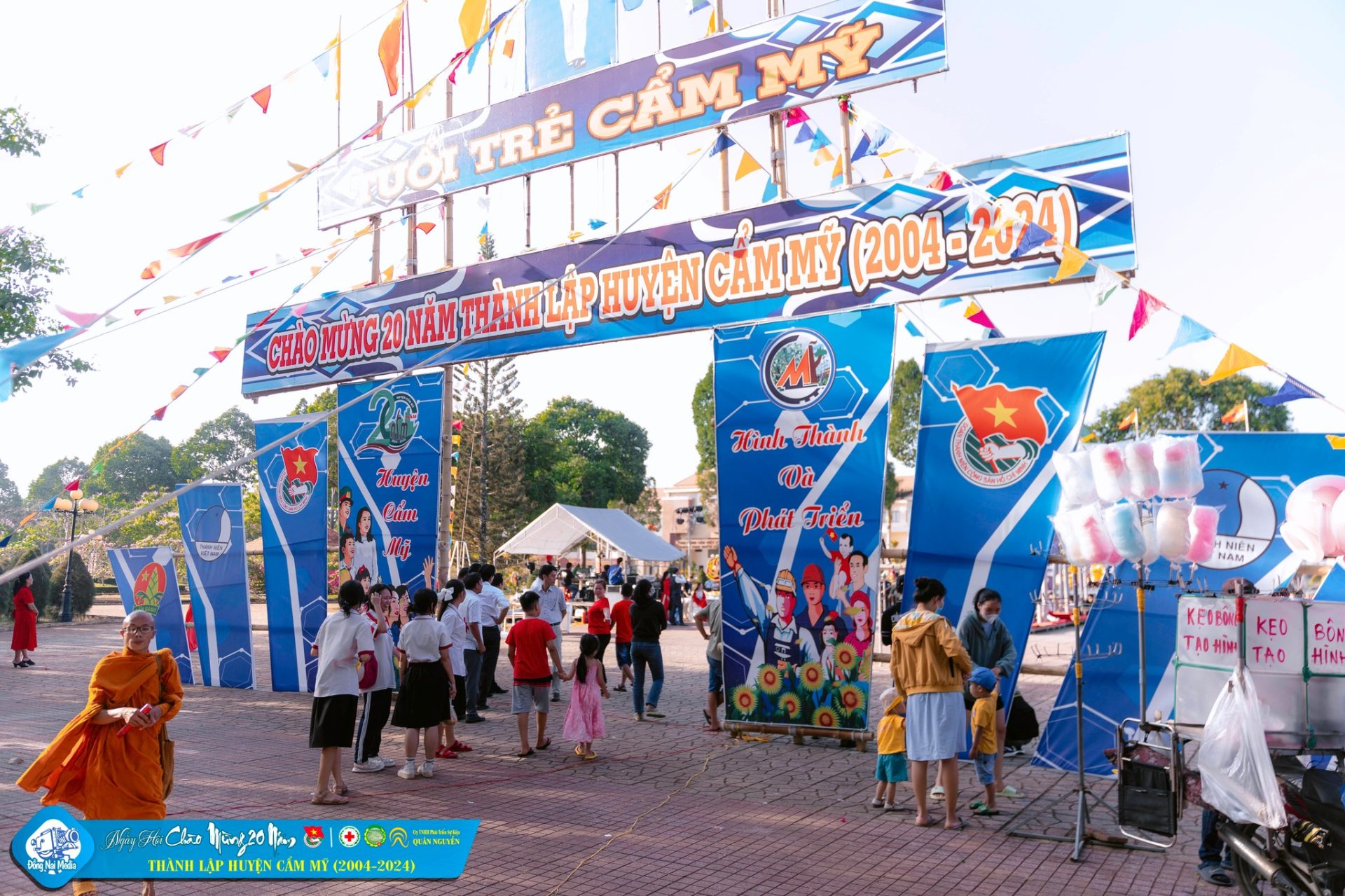 NGÀY HỘI CHÀO MỪNG 20 NĂM THÀNH LẬP HUYỆN CẨM MỸ